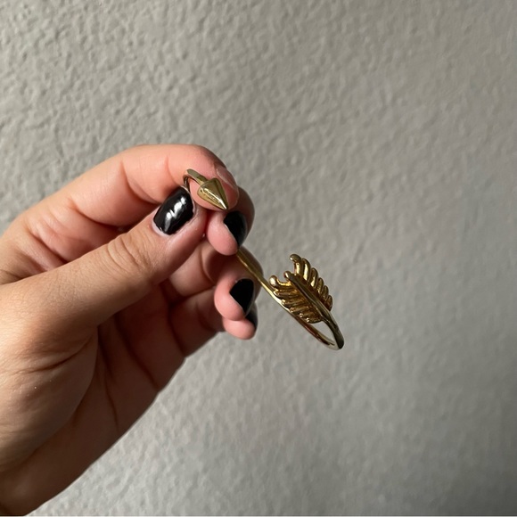 Stella & Dot Gold Gilded Arrow Bracelet - Picture 2 of 5